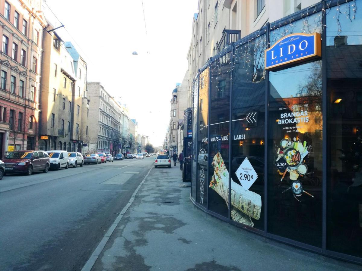 Tiny Non-Smoking Caka & Free Parking Apartment Riga Ngoại thất bức ảnh
